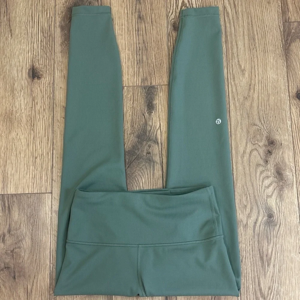 Lululemon Wunder Train High Rise Ribbed Tight 28
